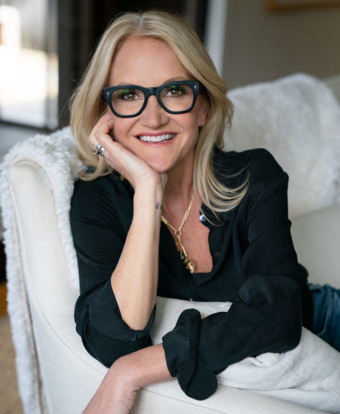 Mel Robbins Profile Photo