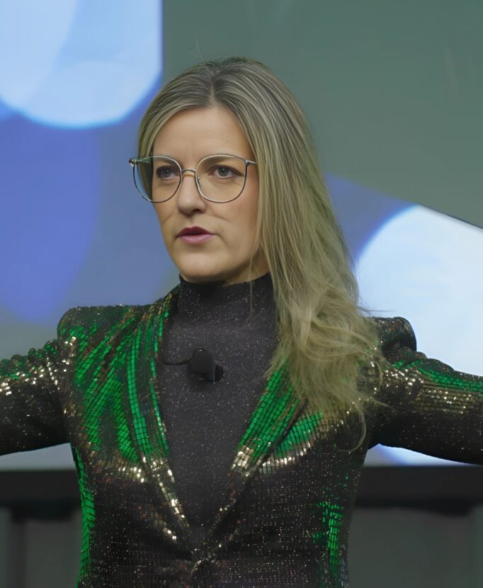 Nikki Greenberg Profile Photo