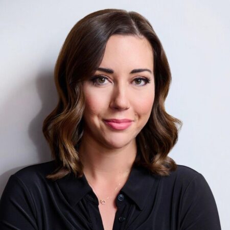 Nicole Auerbach Profile Photo