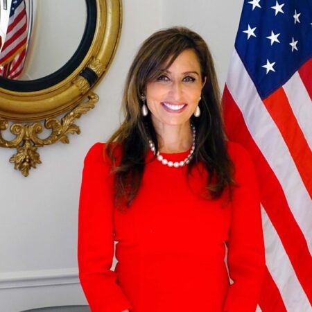 Shefali Razdan Duggal Profile Photo