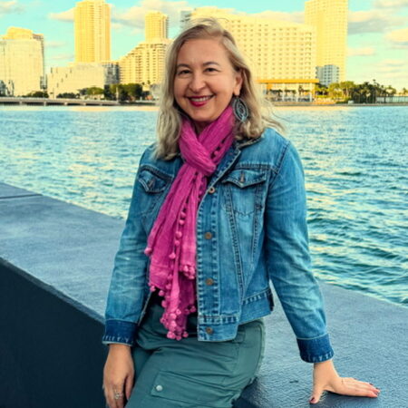 Firoozeh Dumas Profile Photo