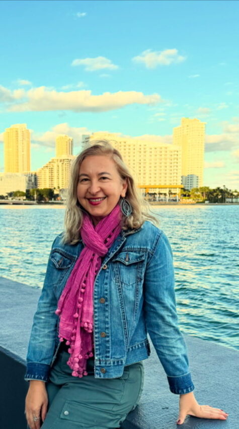 Firoozeh Dumas Profile Photo